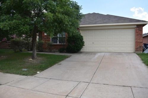 1500 Wind Dancer Trl, Fort Worth TX  76131-5417 exterior