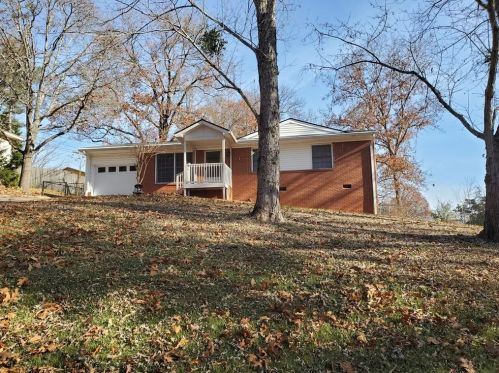 2807 Six Gun Dr, Gainesville, GA 30507-7972