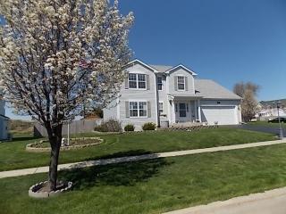 35 Prairiefield Ave, Dekalb, IL 60112-4141