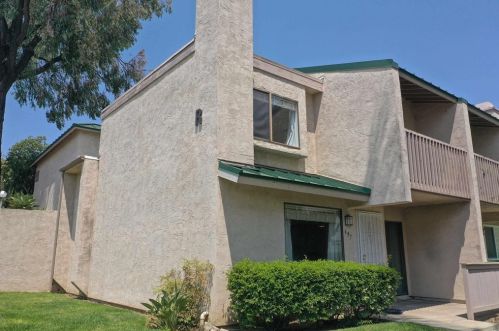 697 Copper Dr, Vista, CA 92083-4422