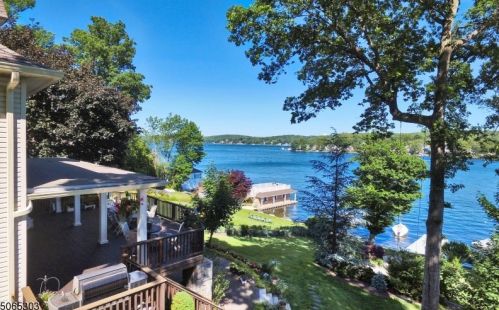 159 Lakeside Blvd, Hopatcong, NJ 07843-1423