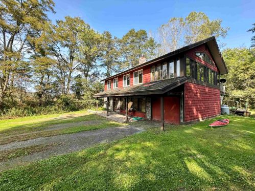 212 River Rd, Piermont, NH 03779-3004