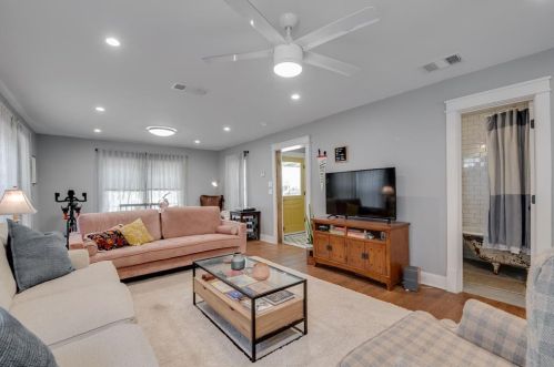 1618 6th Ave, Fort Worth TX  76104-4331 exterior