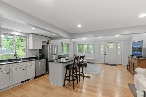 947 Barclay St, Saint Paul MN  55106-3501 exterior