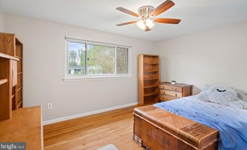 8811 Kenilworth Dr, Springfield VA  22151-1103 exterior