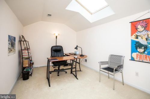 9 Nestlewood Way, Princeton NJ  08540-6132 exterior