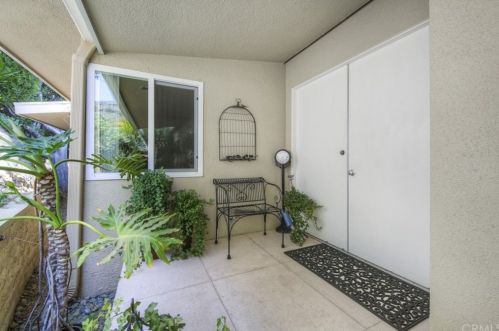 1660 Cielito Dr, Glendale CA  91207-1022 exterior