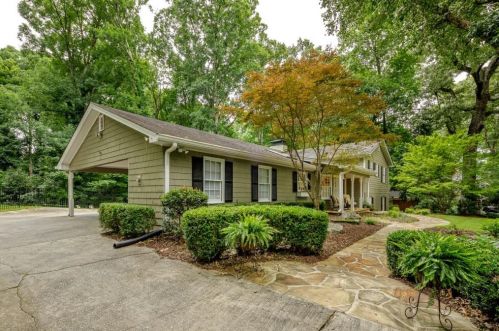 385 Castleridge Dr, Atlanta, GA 30342-1310