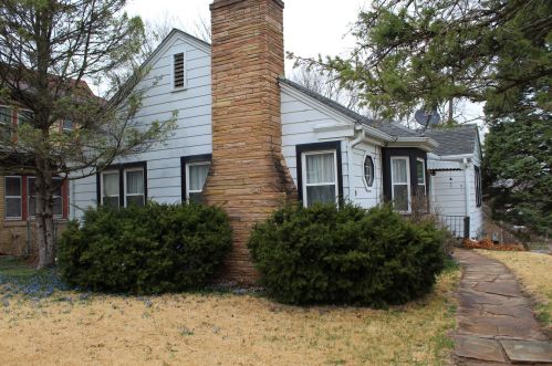 1304 Garrison Ave, Rockford, IL 61103-6135