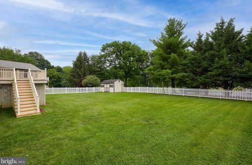 1542 Jefferson Ct, Lancaster PA  17602-1244 exterior