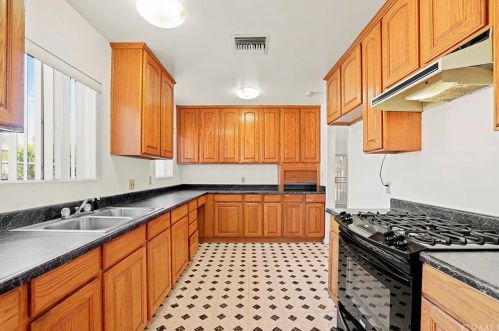 1103 Tribune St, Redlands, CA 92374-3427