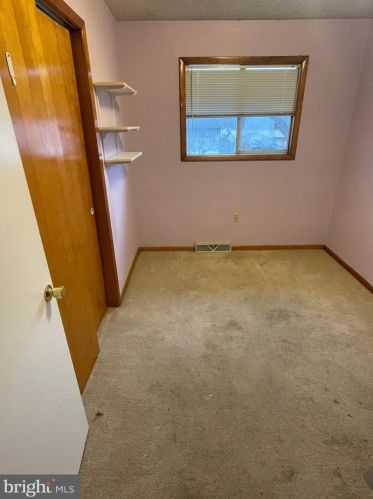 85 Robin Dr, Ridgeley, WV 26753-9567