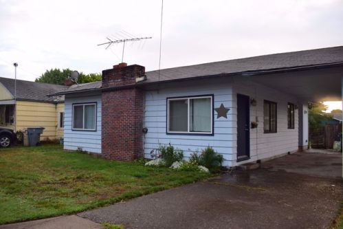 1810 Carroll St, Lebanon OR  exterior