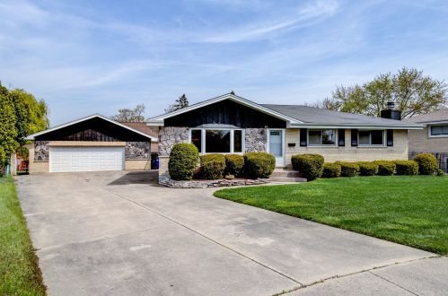 564 Du Page Ct, Addison, IL 60101-1951