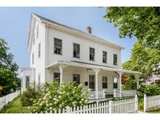 71 Narragansett Ave, Jamestown, RI 02835-1149