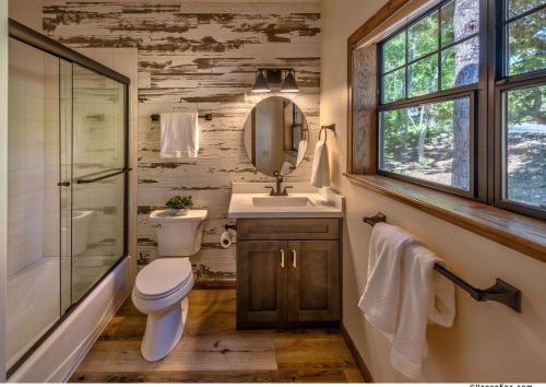 12275 Stockholm Way, Truckee CA  96161-6945 exterior