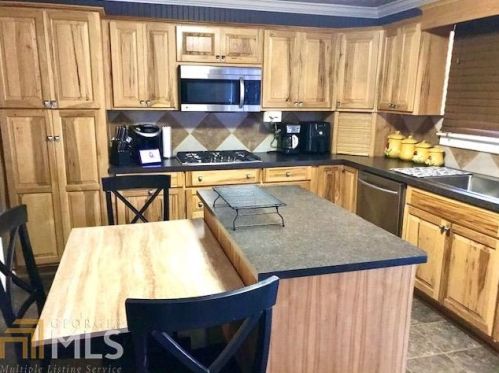 2 Lane St, Manchester, GA 31816-1742
