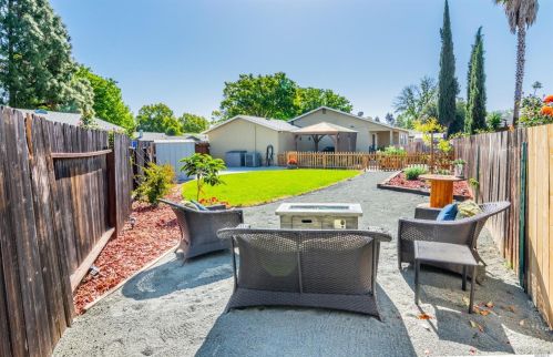318 Spruce Ct, Vacaville, CA 95687-3331