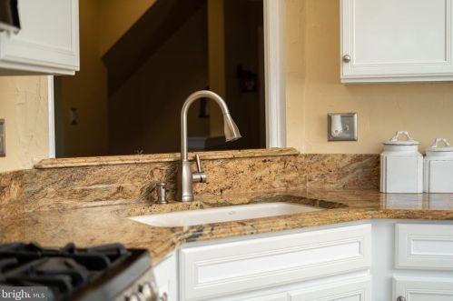 527 Brickhouse Rd, Princeton NJ  08540-7363 exterior