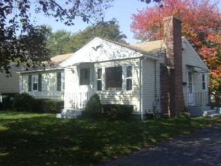 11 Amherst Rd, Warwick, RI 02889-2901