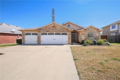 929 Mockingbird Dr, Fort Worth, TX 76131-4867
