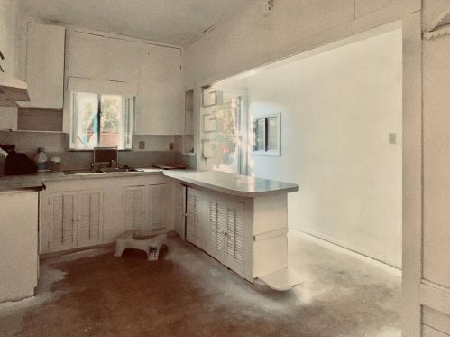 1504 11th St, Austin TX  78702-1909 exterior