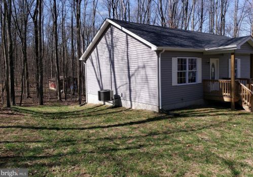 228 Apple Jack Ln, Harpers Ferry, WV 25425-6985