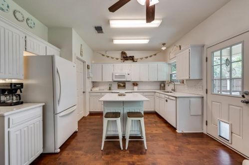 6856 Rolling Rdg Dr, Fort Worth TX  76182-7020 exterior