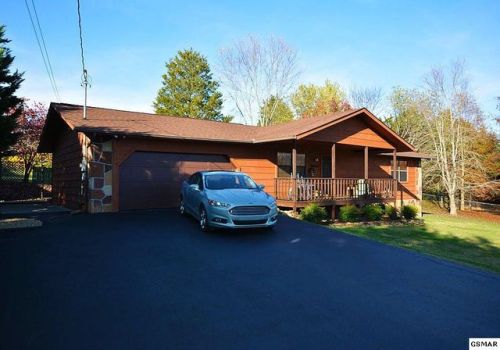 2811 Eledge Ln, Pigeon Forge, TN 37876-2277