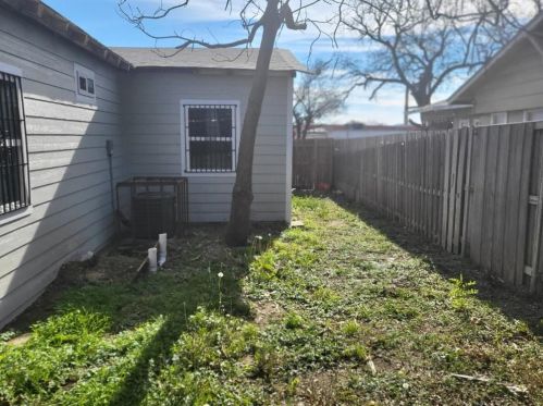 3411 Mclean St, Fort Worth TX  76103-2507 exterior