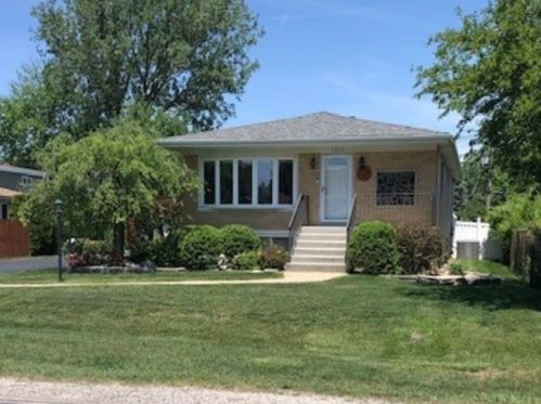 7924 101st Pl, Palos Hills, IL 60465-1523