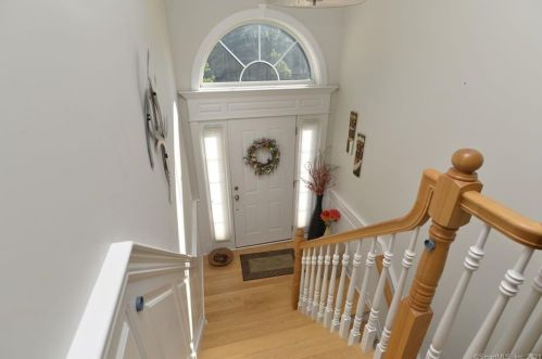 117 Joshua Town Rd, Waterbury, CT 06708-3200