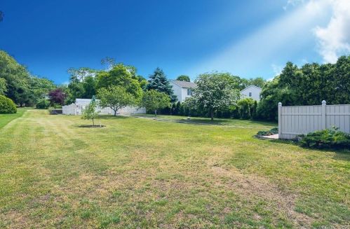 53 Fairhaven Rd, Niantic, CT 06357-1700