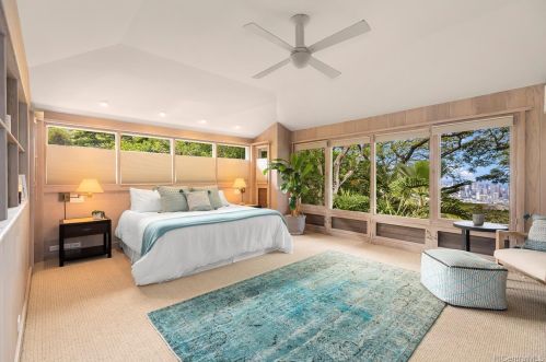 2659 Tantalus Dr, Honolulu HI  96813-1202 exterior