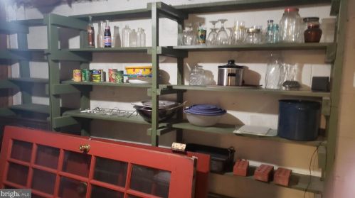 48 Calvin Unger Ln, Berkeley Springs WV 25411-5181 exterior