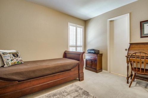 2321 Highland Hts Ln, Carrollton TX 75007-2033 exterior