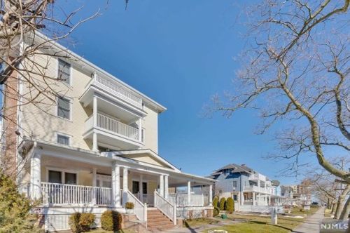 317 6th Ave, Tinton Falls NJ 07712-5577 exterior