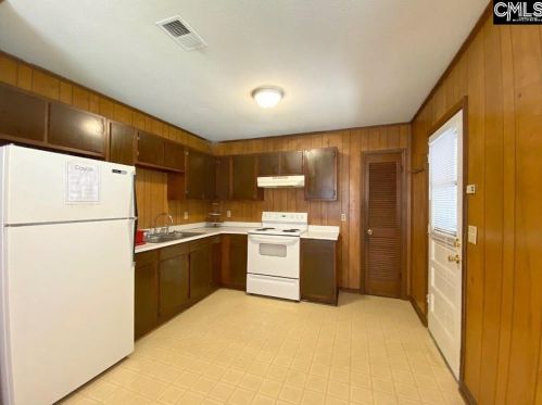 1007 Sunnyside Dr, Cayce-West Columbia SC  29033-3415 exterior