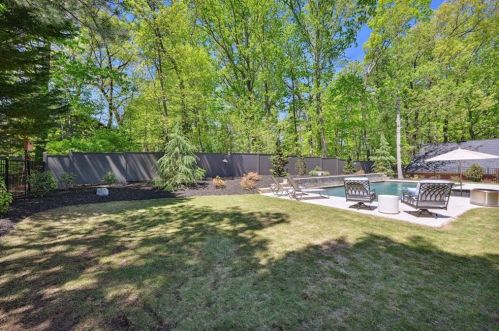 6930 Hunters Knl, Atlanta GA  30328-1763 exterior