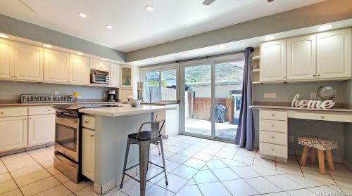 1058 Awawamalu St, Honolulu, HI 96825-2616