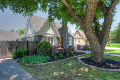 2528 Cockrell Ave, Fort Worth TX  76109-1116 exterior