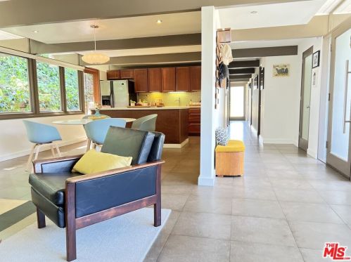 2430 Bywood Dr, Glendale CA  91206-4703 exterior