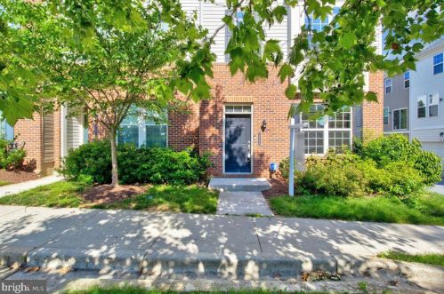 3533 Woodlake Dr, Silver Spring, MD 20904-4671