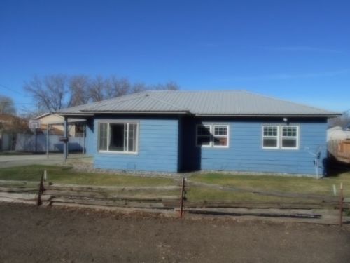713 H St, Lakeview OR  97630-1136 exterior