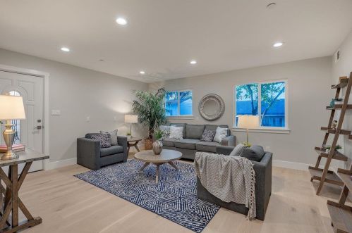 1709 Golden Hills Dr, Milpitas CA 95035-5002 exterior