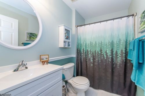 98 Winding Hill Dr, Hackettstown NJ  07840-5671 exterior