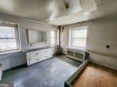 6804 Emlen St, Philadelphia PA  19119-2641 exterior