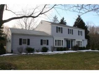 10 Dean Rd, Mendham, NJ 07945-1620