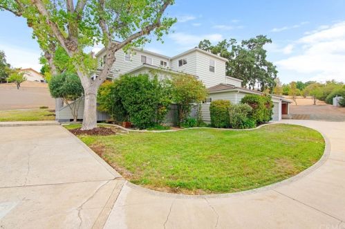 1023 Vista Grande St, Lake Nacimiento, CA 93446-1804