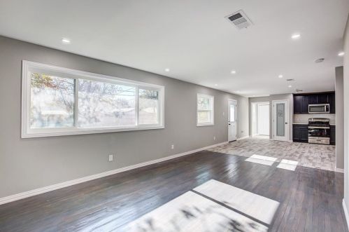 1426 Gillette St, Dallas TX  75217-1210 exterior